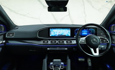 Mercedes-Benz GLS 600 Maybach 21