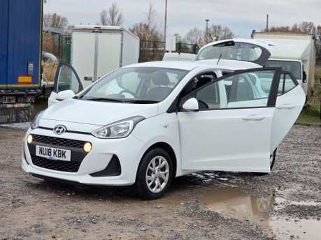 Hyundai i10 1.2 SE Hatchback 5dr Petrol Auto Euro 6 (87 ps) 9