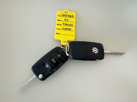 Volkswagen Tiguan 2.0 TDI BlueMotion Tech R-Line Edition SUV 5dr Diesel DSG 4WD Euro 6 (s/s) 23