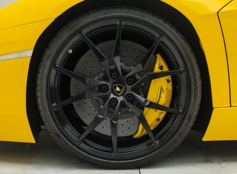 Lamborghini Aventador LP 700-4 ROADSTER 31