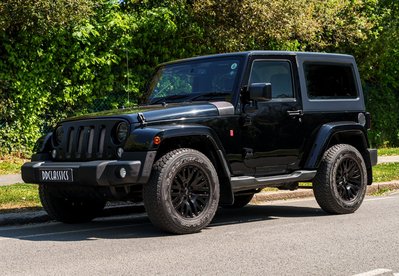 Jeep Wrangler SAHARA CRD By Kahn's The Chelsea Truck Company