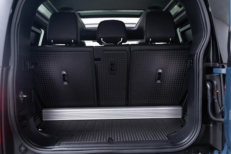Land Rover Defender 3.0 D250 MHEV X-Dynamic SE SUV 3dr Diesel Auto 4WD Euro 6 (s/s) (250 ps) 29