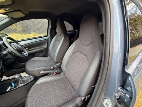 Toyota Aygo X 1.0 Aygo X Exclusive VVT-i Auto 5dr 51