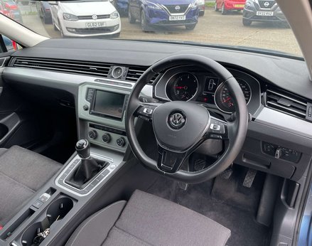 Volkswagen Passat 2.0 Passat SE Business TDI BlueMotion Technology 4dr 17