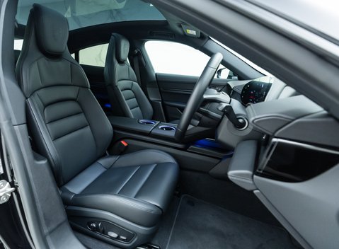 Porsche Taycan 4S 11