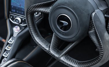 McLaren 765LT Spider 32