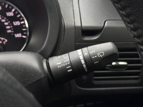 Nissan X-Trail 2.0 dCi Tekna Auto 4WD Euro 5 5dr (AVM) 98