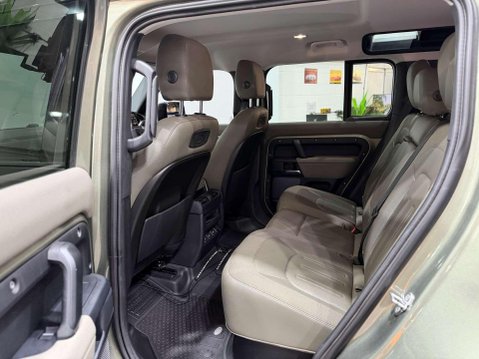 Land Rover Defender 2.0 SD4 S SUV 5dr Diesel Auto 4WD Euro 6 (s/s) (240 ps) 55