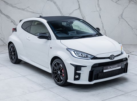 Toyota Yaris GR-Y CIRCUIT 11