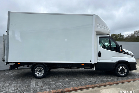 Iveco Daily 35C14HB Hi-Matic Luton with Tail Lift 7