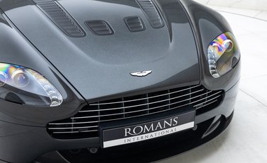 Aston Martin V12 Vantage ROADSTER 39