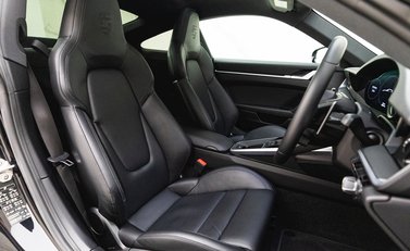 Porsche 911 Carrera S (992) 10
