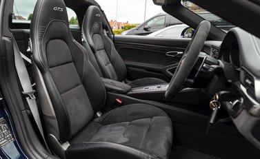 Porsche 911 Targa 4 GTS (991.2) 14