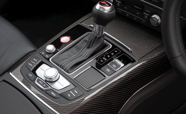 Audi RS6 Avant Performance 21