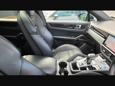 Porsche Cayenne V6 18