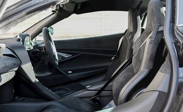 McLaren 720S Performance 13