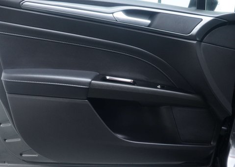 Ford Mondeo 2.0 Mondeo Titanium Edition HEV Auto 5dr 48