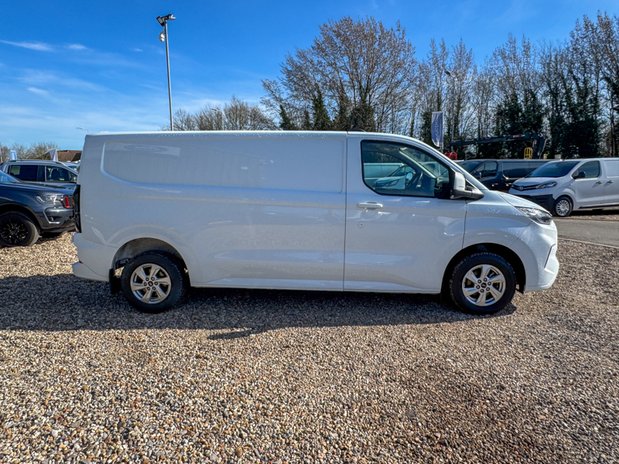 Ford Transit Custom LWB L2H1 Low Roof Limited 300 Air Con 136ps Sensors EURO 6 4