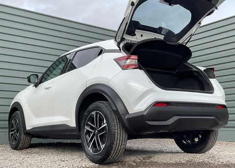 Nissan Juke N-CONNECTA DIG-T 114BHP  17