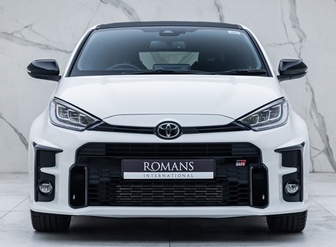 Toyota Yaris GR-Y CIRCUIT 9
