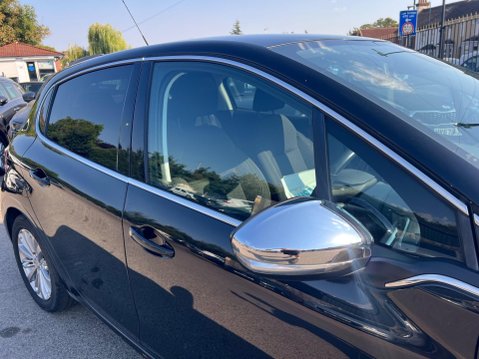 Peugeot 208 1.2 PureTech Allure Euro 6 5dr 13