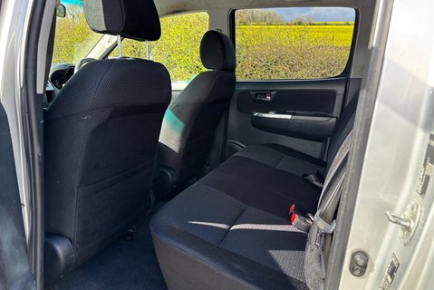 Toyota Hilux Icon 4X4 D-4D Double Cab Pickup - Sat Nav / Air Con / Rear Camera 11