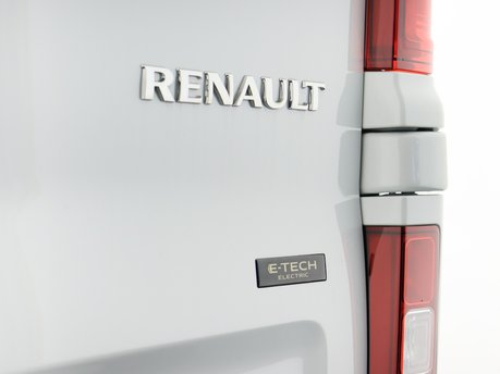 Renault Trafic LL30 90kW 52kWh Advance Van Auto 12