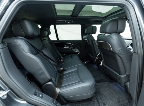 Land Rover Range Rover D350 Autobiography LWB 7 Seater 14