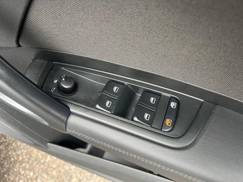 Audi A1 1.4 TFSI Sport Sportback S Tronic Euro 5 (s/s) 5dr 32