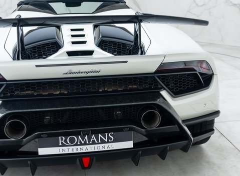 Lamborghini Huracan Spyder LP640-4 Performante 31