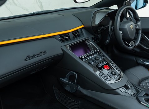 Lamborghini Aventador S LP 740-4 ROADSTER 20