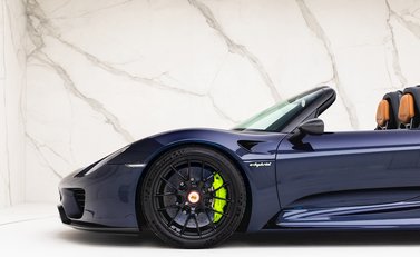 Porsche 918 Spyder Weissach 36