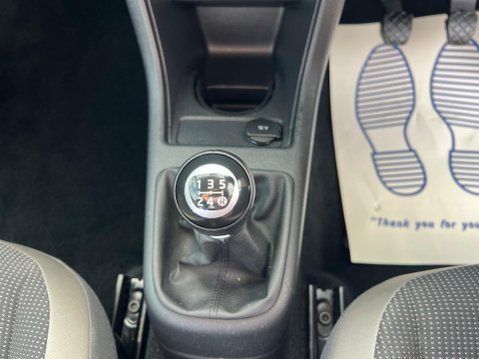 Volkswagen Up 1.0 High up! Euro 5 3dr 29