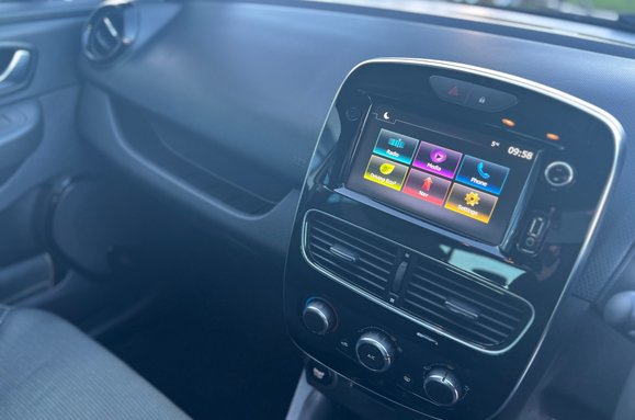 Renault Clio ICONIC 0.9 TCE 5 DOOR 25