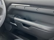 Land Rover Defender V8 76