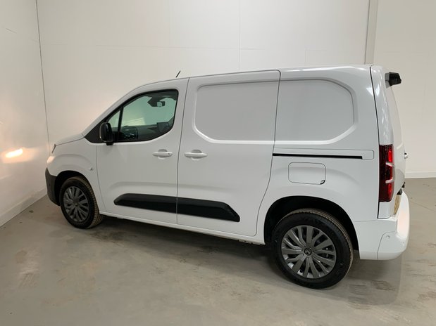 Citroen Berlingo Citroen Berlingo M Diesel 1.5 Blue HDi 100ps Van Driver 4
