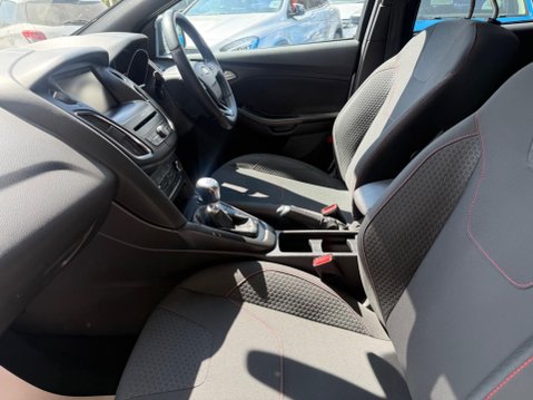 Ford Focus 1.5 TDCi ST-Line Euro 6 (s/s) 5dr 39