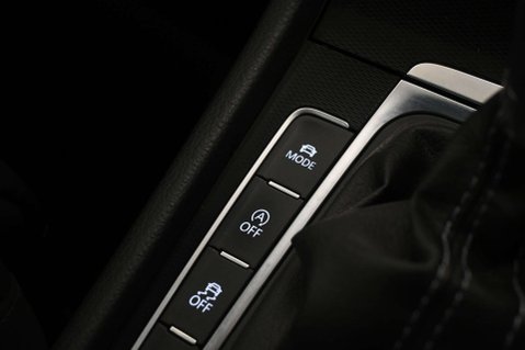 Volkswagen Golf 2.0 Golf GTD Semi-Auto 5dr 27