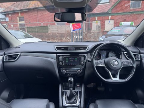 Nissan Qashqai DCI TEKNA DCT 12