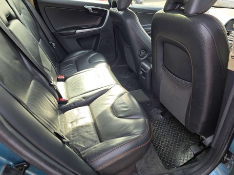 Volvo XC60 2.4 XC60 SE AWD D5 Auto 4WD 5dr 8