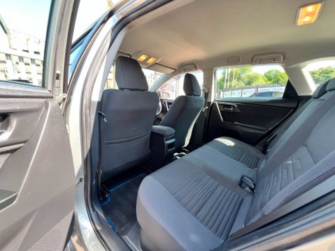Toyota Auris VVT-I ICON TECH TOURING SPORTS 63