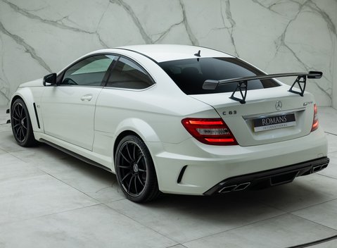 Mercedes-Benz C63 AMG Black Series 8