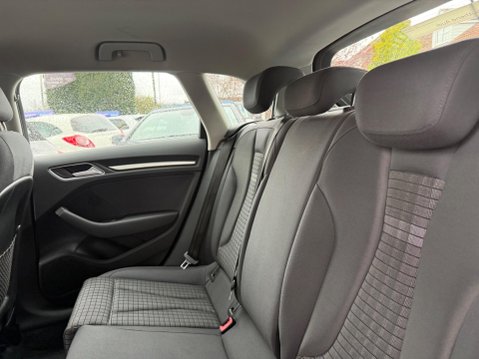 Audi A3 2.0 TDI Sport Sportback S Tronic Euro 5 (s/s) 5dr 22