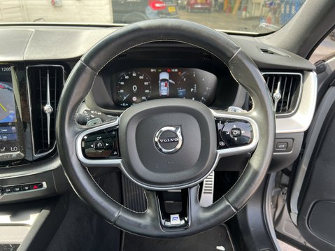 Volvo XC60 2.0 B4 MHEV R-Design SUV 5dr Diesel Hybrid Auto AW 21