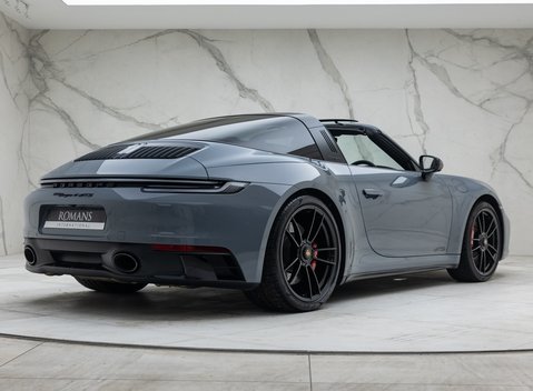 Porsche 911 Targa 4 GTS (992) 8
