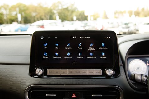 Hyundai KONA PREMIUM 18