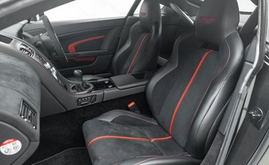 Aston Martin V12 Vantage S 19