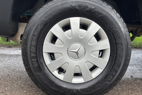 Mercedes-Benz Sprinter 313 Mwb Hr 4x4 Crew Van - Air Con 31