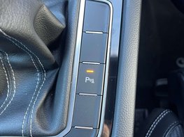 Volkswagen Passat 1.5 Passat R-Line TSi Evo 5dr 57