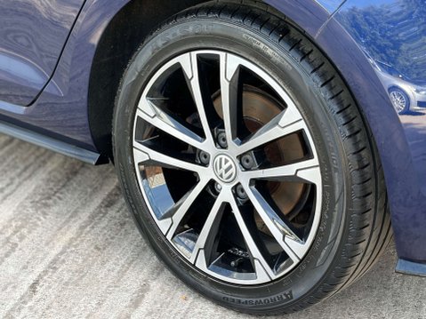 Volkswagen Golf 1.5 Golf R-Line TSi Evo 5dr 42